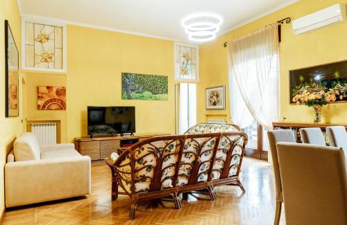 Busto Arsizio Apartment | Luxe Apartment near Milano, Rho Fiera e MXP