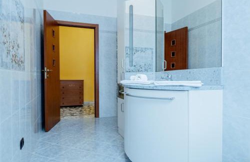 Busto Arsizio Apartment | Luxe Apartment near Milano, Rho Fiera e MXP