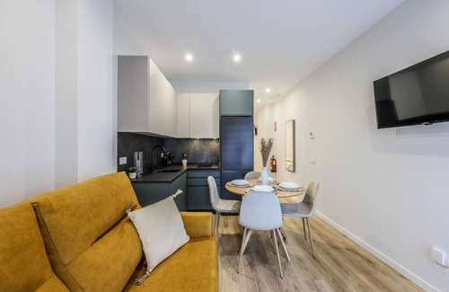 Las Acacias Apartment | Luxe Apartments Madrid Rio by Rentitup