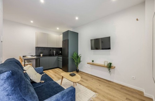 Las Acacias Apartment | Luxe Apartments Madrid Rio by Rentitup