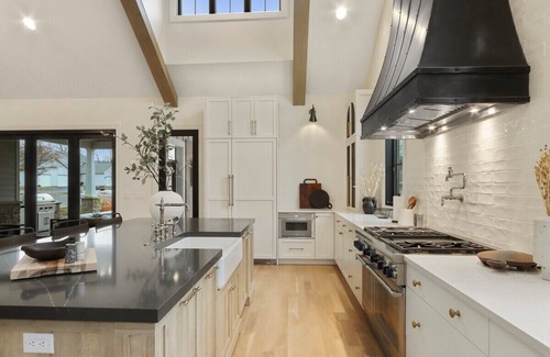 Lake Geneva House | Luxe at the Lake | Heated Saltwater Pool |Lake Views |Enclosed Porch | Movie Theater| Hot Tub