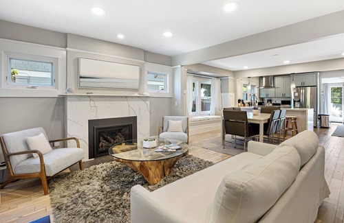 South Park House | Luxe Backyard Oasis w/Hot Tub | Chic Design | South Park Sanctuary