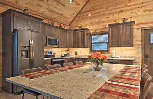 Gatlinburg - Pigeon Forge Cabin | Luxe Cabin with Indoor Pool in Sevierville