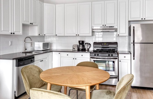 Boerum Hill Apartment | Luxe Cobble Hill 2BR w/ W/D & Elevator, near Bloomingdales, by Blueground
