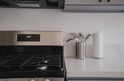 Lennox House | Luxe Comfort Near LAX & SoFi