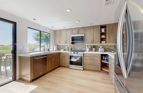 La Quinta Condo | Luxe Condo in PGA West w/grill, patio, shared pool & hot tub-close to Coachella