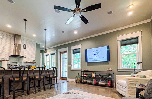 Fairhope House | Luxe Cottage|King Suite|Garden Oasis|Walk Downtown