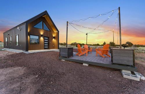 Valle Villa | Luxe Desert Tiny Home Glamping - Near Grand Canyon South Rim