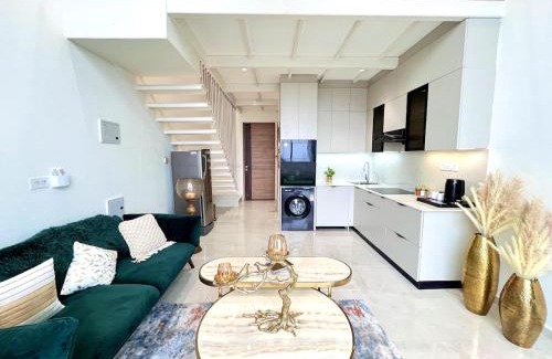 Gurugram Apartment | Luxe Eleve Duplex 14th patio 4