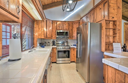 Pine Mountain Club Cottage | Luxe Escape w/Decks, Mtn Views, Game Room!
