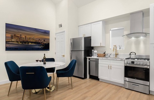 Los Angeles House | LUXE Guesthome w/Pool & Spa Near LAX & Sofi