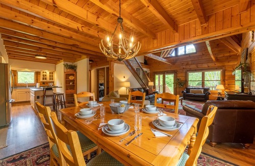 Slatyfork Farm Cabin | Luxe Mntn Escape near Snowshoe | mntn views, hot tub, 5 wooded acres