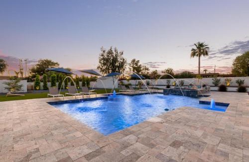 Sweetwater Street East House | LUXE - Modern Mansion - Private Resort