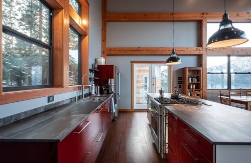 Nelson Ski Chalet | Luxe Modern Timberframe - Iconic Panorama Views Air-Con