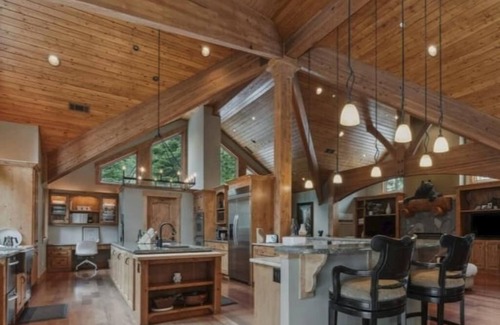 Incline Village House | Luxe Mountain Retreat - Hot Tub, Theater+nn