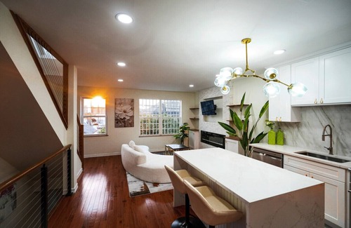 West New York Apartment | Luxe NYC View Mansion | 6BR 4BA + Balcony + Garage