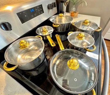 Chinatown House | Luxe Oasis Chateau Entire Home HTX NRG Med Center Chinatown