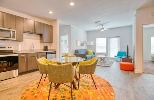 Gainesville Apartment | Luxe One Bedroom Apartment with Balcony
