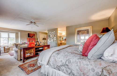 Paso Robles House | Luxe Paso Robles Retreat w/Heated Pool & Lanai