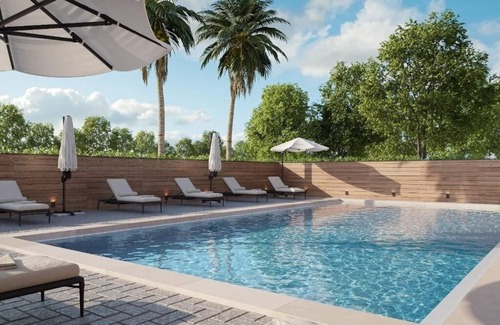 Kissimmee Hotel | Luxe Pool-View Room Perfect for Memorable Orlando Stays