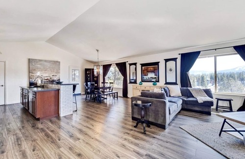 Olympic Heights House | Luxe Private Truckee Getaway 20 Mins To Lake Tahoe