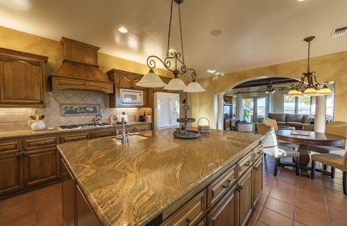 Paso Robles House | Luxe Ranch with Hot Tub, Gourmet Kitchen and Fabulous Downtown Views.