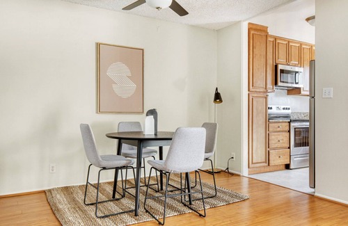 Sherman Oaks Apartment | Luxe Sherman Oaks 1BR w/Pool & Courtyard, near TJ + WF, by Blueground