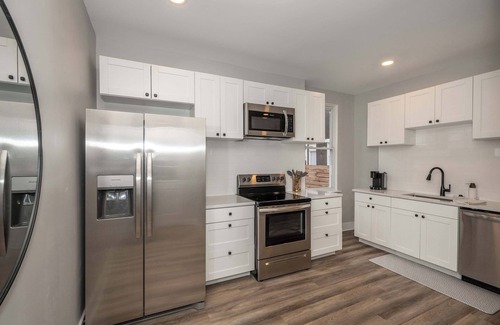 Covington House | LUXE Spot Suites Summ
