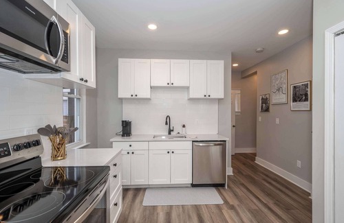 Covington House | LUXE Spot Suites Summ