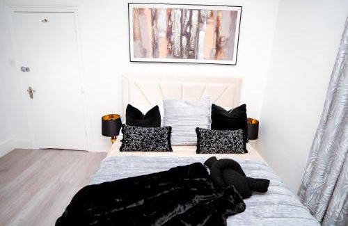 Northumberland Park House | Luxe Stay at Tottenham Stadium