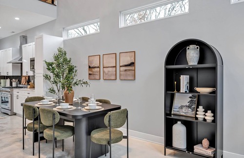 Durham House | Luxe Stay Near Duke &DT - Rooftop/Firepit/Games