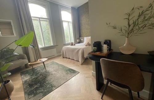 Centrum House | Luxe Suite - New - Safe City Center