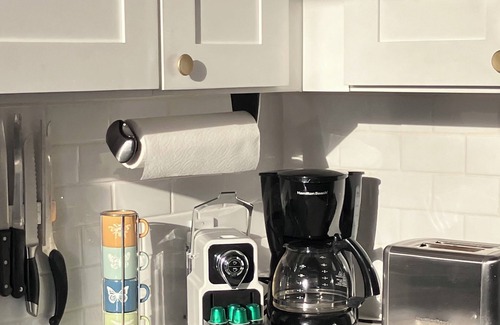 Downtown Long Beach Condo | Luxe Suite one bedroom with free parking, balcony and partial ocean view.