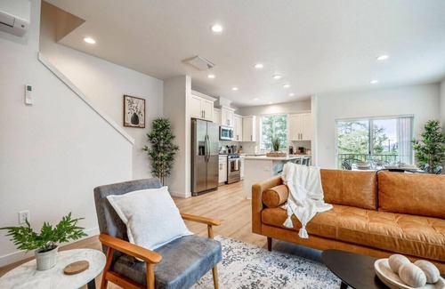 Eugene House | LUXE | U of O | Downtown | 5 Bed