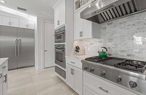 Jacksonville House | Luxe Villa Steps From Ocean w/Bikes + Game Room