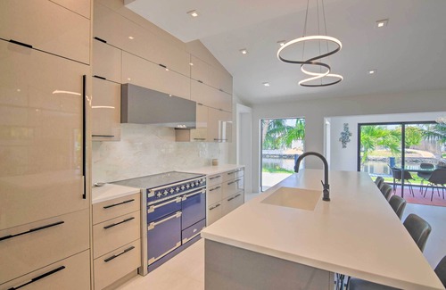 Wilton Manors House | Luxe Wilton Manors Home w/Private Boat Dock