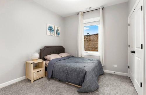 Grand Boulevard Apartment | LuxHome Chicago 8 mins Downtown