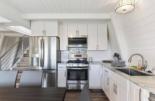 Half Moon Bay House | Luxo Stays | 5bd/3ba near beach getaway staycation