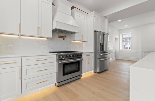 Atlantic City House | Luxory 7-bedroom Beach block house- double driveway-no neighbors