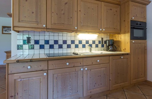 Saint-Martin-de-Belleville Apartment | Luxury apartment for 8 with pool, spa, parking included