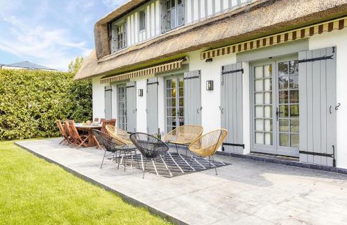 Tourgeville Villa | Luxueuse Chaumière 4 Chambres avec Piscine