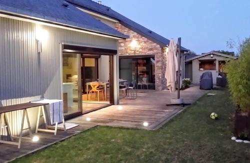 Saint-Coulomb House | Luxueuse villa, piscine intérieure, plage à 500m