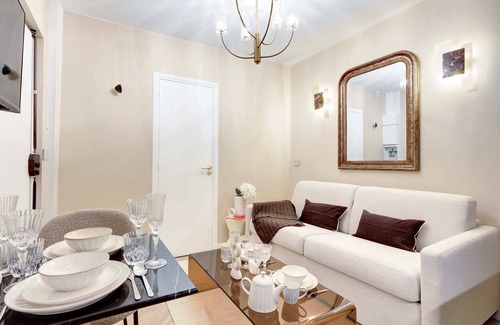 Amerique Apartment | Luxueux apartment with AC à proximité de Republique