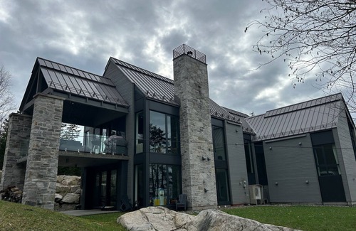 Bromont Ski Chalet | Luxueux ski in /ski out BromontnnLuxurious ski-in /ski- out chalet in Bromont