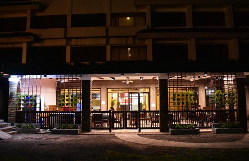 Bacolod Hotel | Luxur Place