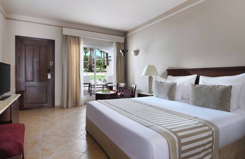 Dahab Hotel | Luxurious Room with 2 Swimming Pools & Hot Tub Near Stunning Dahab Beach