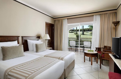 Dahab Hotel | Luxurious Room with 2 Swimming Pools & Hot Tub Near Stunning Dahab Beach