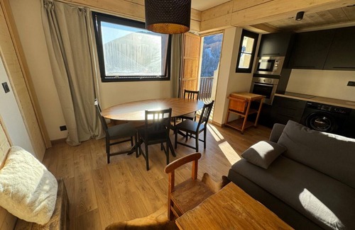 Saint-Etienne-de-Tinee Apartment | Luxurious 4-room chalet-style apartment. Cœur station d'Auron, 10 pers.