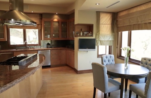 Hidden Hills House | Luxurious 11k sq ft Mansion w/6BR,7BA,King Beds,& View