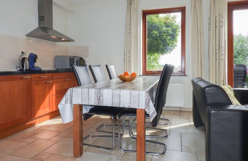 Kattendijke House | Luxurious 18-person group accommodation in Kattendijke surrounded by nature